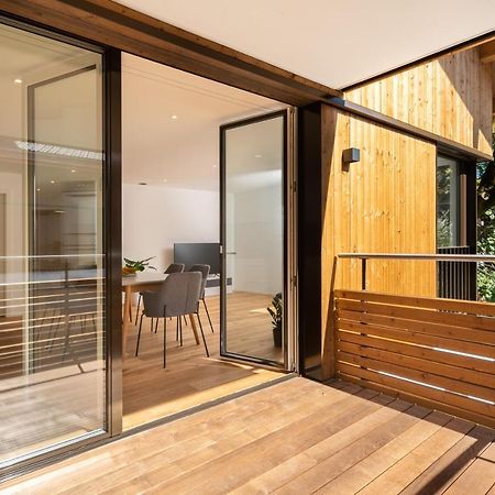 Moderne Neubauwohnung In Wilderswil Bagian luar foto