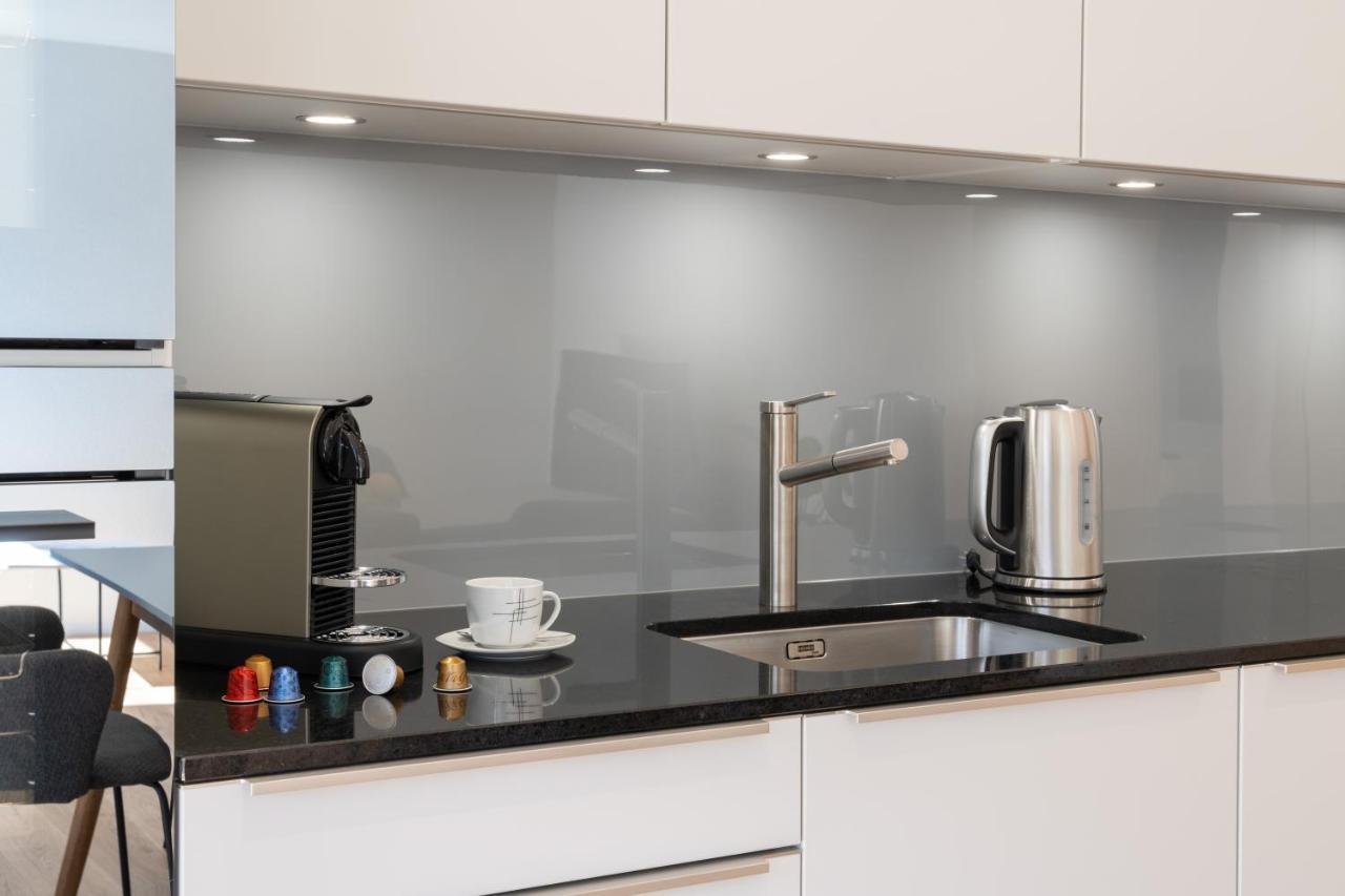 Moderne Neubauwohnung In Wilderswil Bagian luar foto