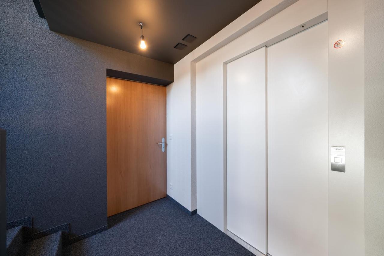 Moderne Neubauwohnung In Wilderswil Bagian luar foto