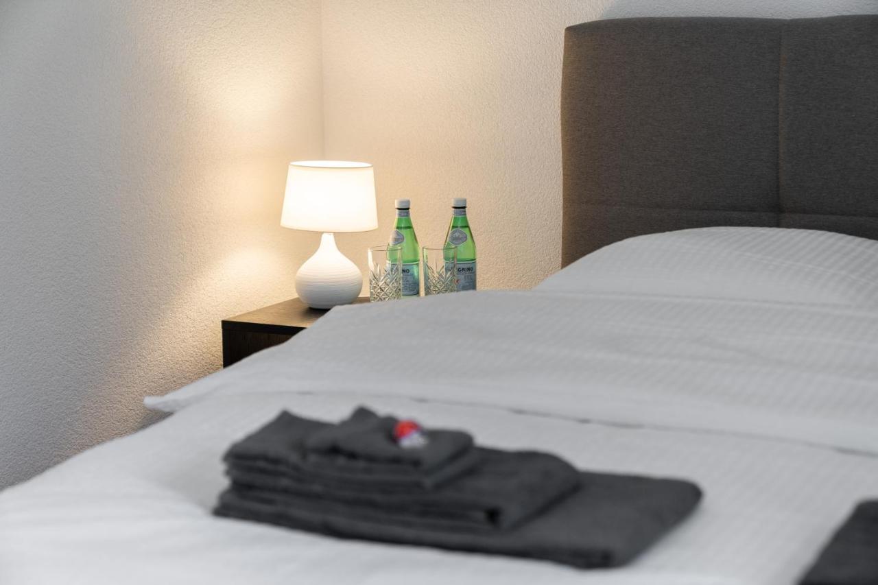 Moderne Neubauwohnung In Wilderswil Bagian luar foto
